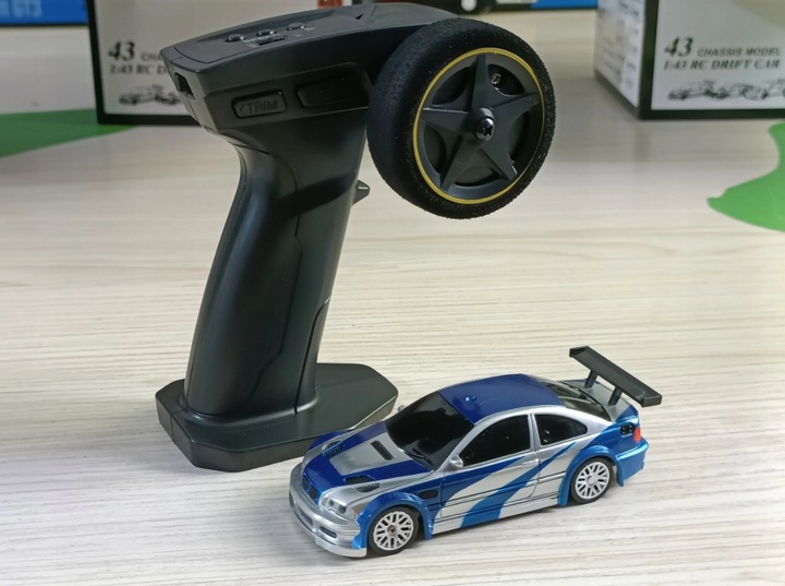 AUTO DO DRIFTU NA PILOTA BMW M3 E46 ZDALNIE STEROWANE DRIFT 1:43