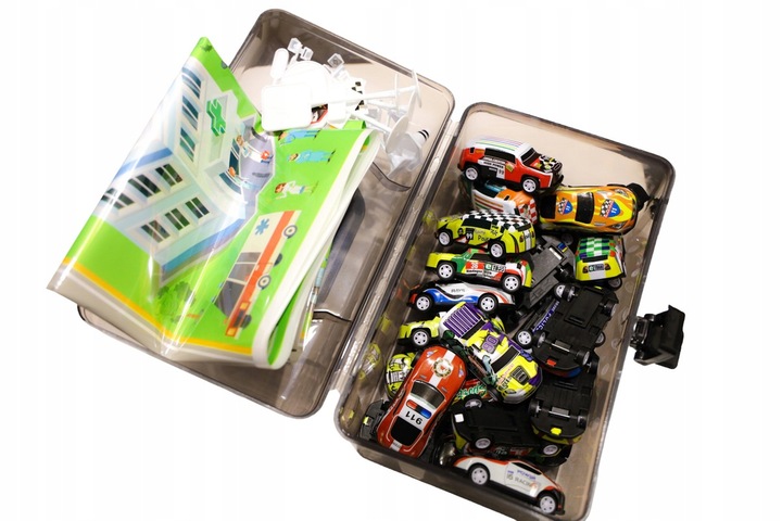 DUŻY ZESTAW SAMOCHODÓW METALOWE RESORAKI AUTKA AUTKO Z NAPĘDEM + AKCESORIA