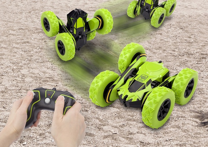 AUTO AKROBATA ZDALNIE STEROWANY SAMOCHÓD + PILOT 2,4 GHz AKUMULATOR 700mAh