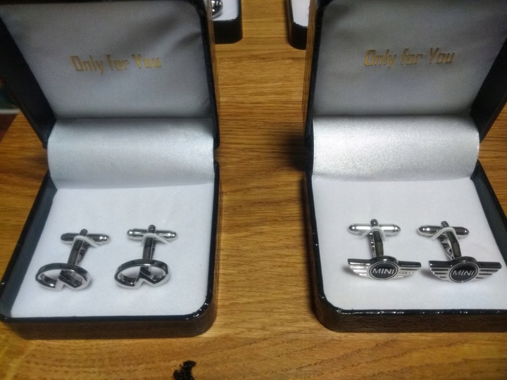 Exciting spinki do mankietów koszuli Mini Morris