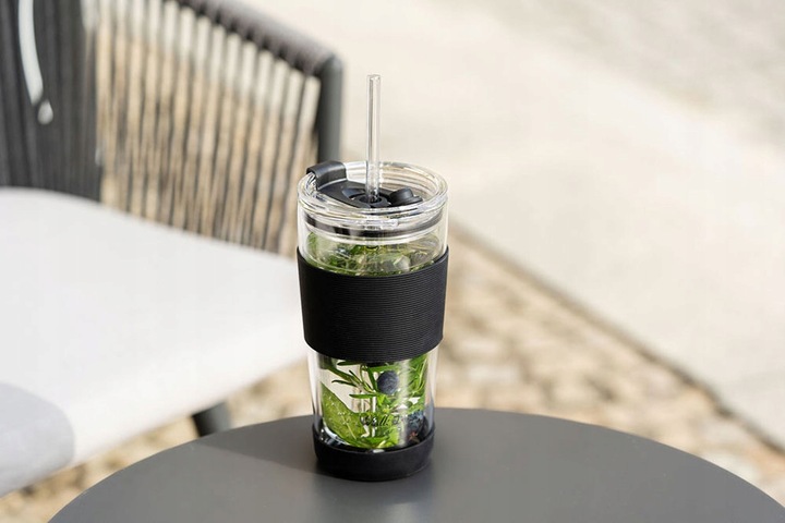 Szklany kubek do kawy ze słomką Vialli Design FUORI 600ml 30374 (czarny)