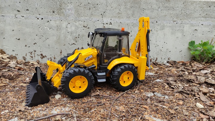 Duży model Koparko - Ładowarka JCB 5CX eco - Ruchome Części - Bruder 02454