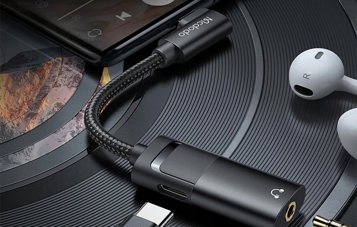 MCDODO PRZEJŚCIÓWKA ADAPTER USB TYP C DO AUX + USB-C DO SŁUCHAWEK ŁADOWANIA