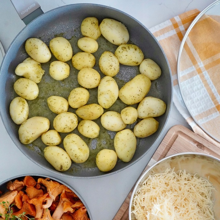 Patelnia na indukcję PATELNIA GŁĘBOKA NON-STICK Z POKRYWKĄ 28cm Pancetta