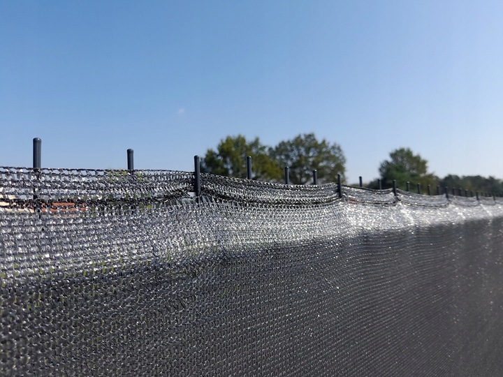 SIATKA CIENIUJĄCA MASKUJĄCA UV NA PŁOT 90% 1,5x50m