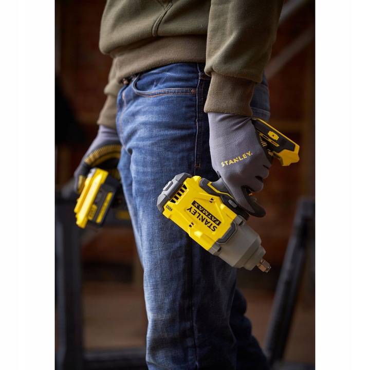 STANLEY BEZSZCZOTKOWY KLUCZ UDAROWY 1/2” 949Nm 18V FATMAX V20 SFMCF940B AKU