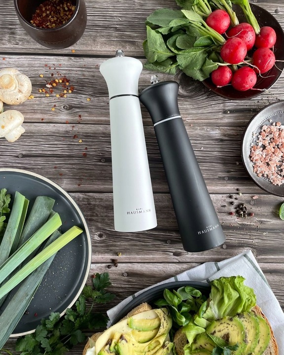 ZESTAW RĘCZNYCH MŁYNKÓW DO MIELENIA SOLI PIEPRZU PRZYPRAW BIAŁY I CZARNY