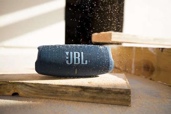 Głośnik przenośny JBL Charge 5 niebieski