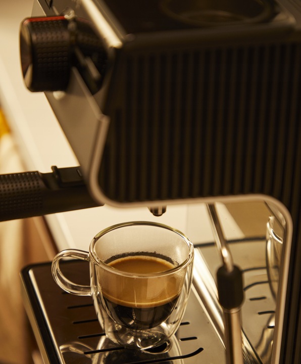 Ekspres kolbowy z dyszą spieniającą KRUPS Authentic+ C50 XP3818 15 bar