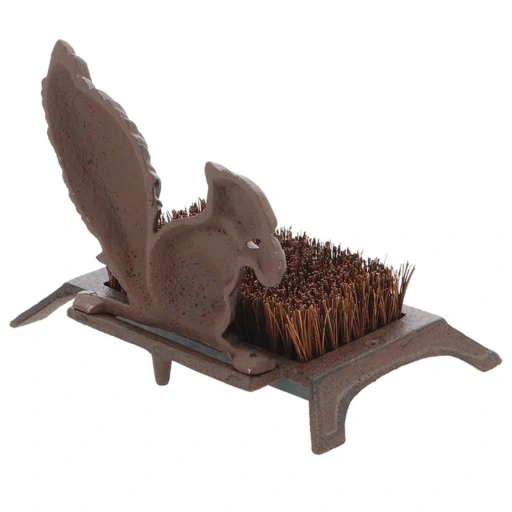 Skrobaczka do butów Wiewiórka żeliwna Esschert Design Czyścibut pod Drzwi