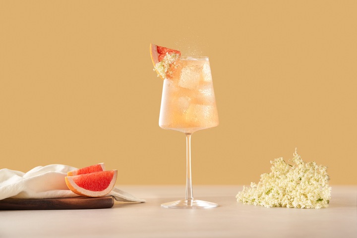 Baza do koktajli SodaStream Grejpfrut Kwiat Bzu 330ml + Butelka 1l+ książka