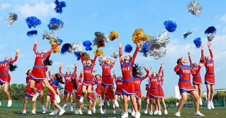 ZIELONE POMPONY POMPON CHEERLEADERKI CZIRLIDERKI 2 szt