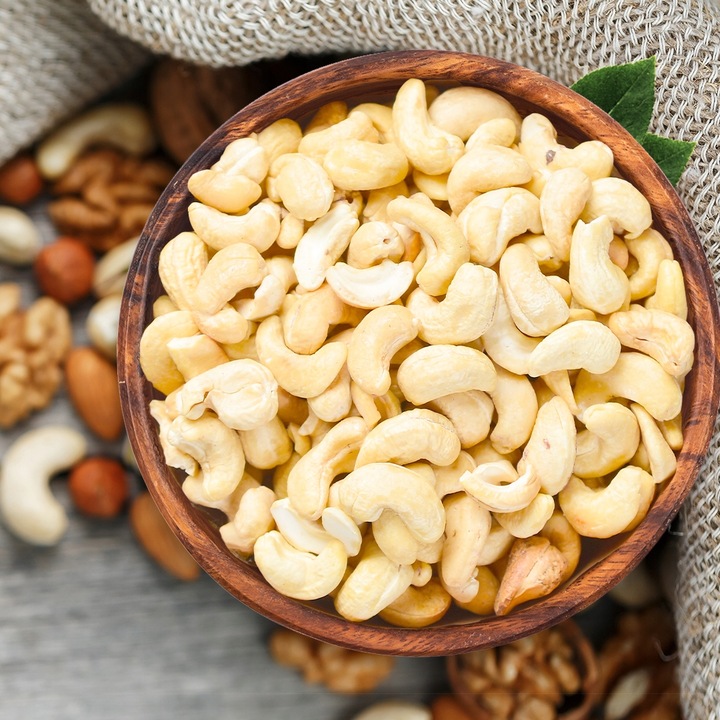 Orzechy nerkowca naturalny (połówki) 1kg