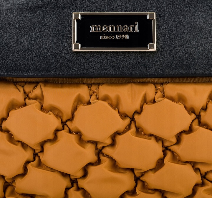 TOREBKA NA RAMIĘ LISTONOSZKA MONNARI PIKOWANA SPORTOWA POJEMNA 3 KOMOROWA