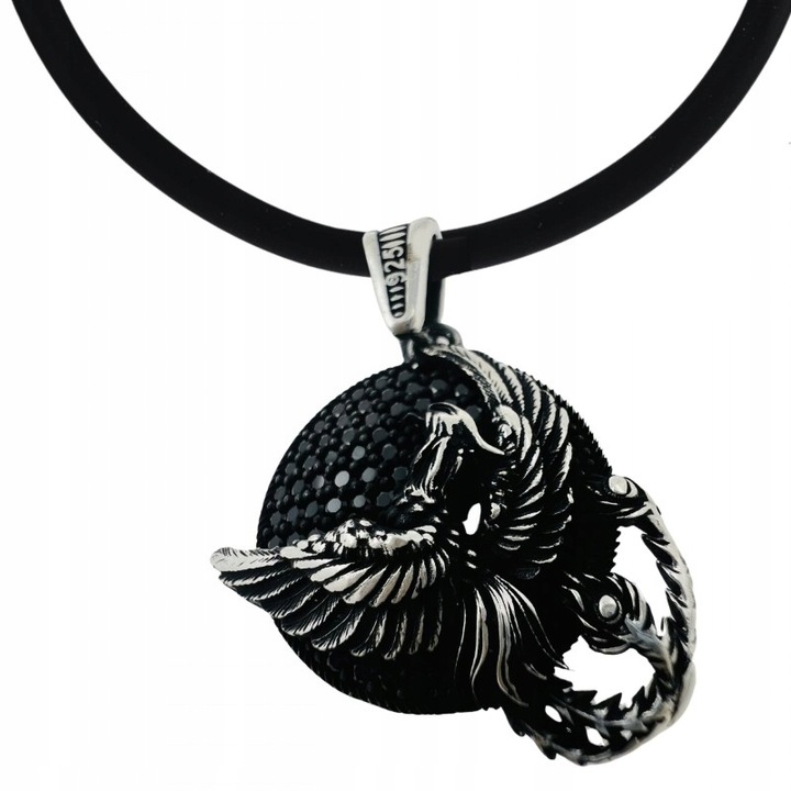 Męska zawieszka medalion na łańcuszek Fenix na tle czarnych kamieni, srebro