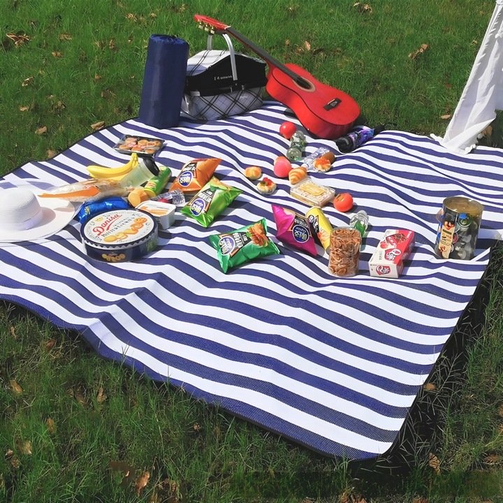 Mata koc plażowy piknikowy izolacja 200x200 duży wodoodporny składany pasy
