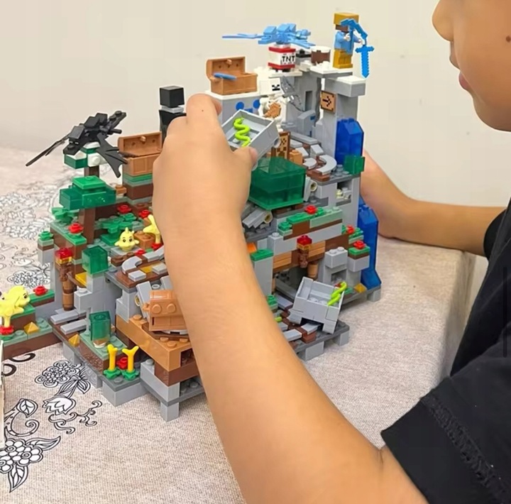 KLOCKI Minecraft GÓRSKA JASKINIA KOPALNIA