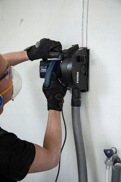 BRUZDOWNICA FERM 1700W, 125mm LASER ROLKA