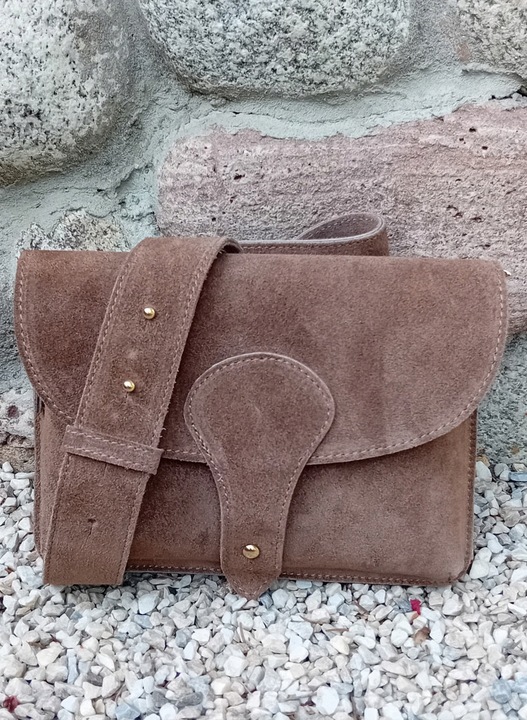 Zamszowa Torebka włoska MOKKA nerka listonoszka MAXI DUŻA WERSJA Pelle