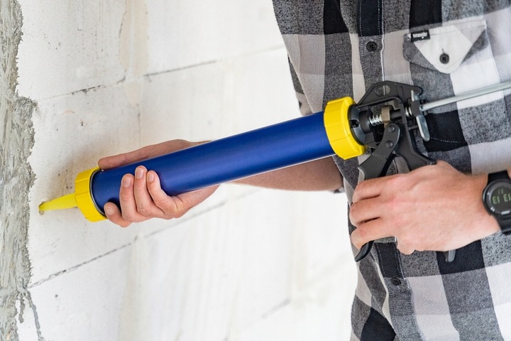 Pistolet wyciskacz do silikonu mas kiełbas 600 ml Mocny Wytrzymały Bauhus