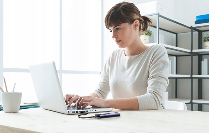 UGREEN OBUDOWA HUB KIESZEŃ DYSKU SSD M.2 NVME DO 2 TB 10GBPS USB 3.2 0,25M