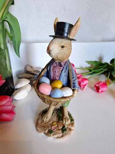 FIGURKA - WIELKANOCNY ZAJĄC KRÓLIK Z PISANKAMI III
