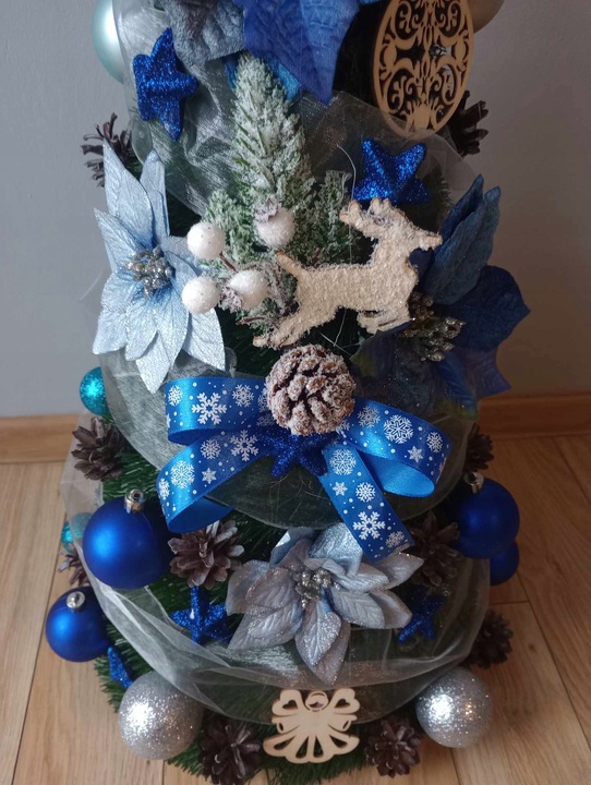 STOŻEK choinka DEKOROWANY z ozdobami 140 cm UBRANA