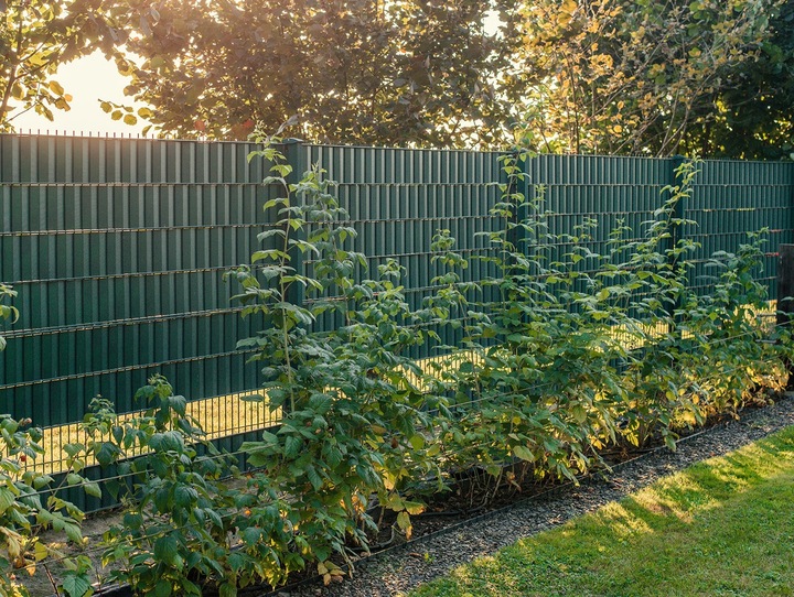 Taśma ogrodzeniowa ZIELONA 19 cm x 35 m OSŁONA NA OGRODZENIE PANELOWE PŁOT