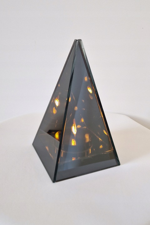 Lustrzany Lampion Znicz 3D LED Ostrosłup