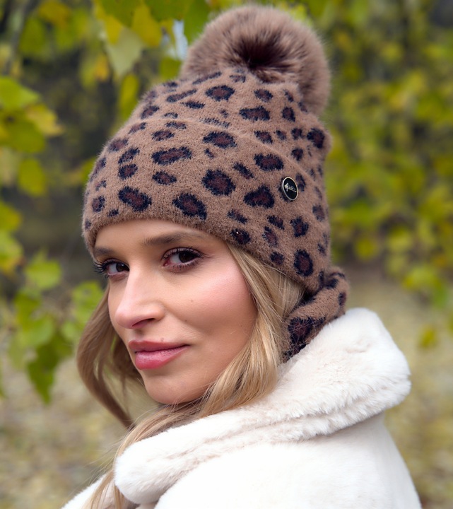Czapka zimowa damska ciepła z POMPONEM beanie MODNA w panterkę Polska Print
