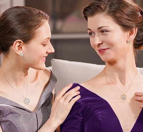 NASZYJNIK SREBRNY 925 + WISIOREK SERDUSZKO, PROJEKTOWANIE MARKI CDE