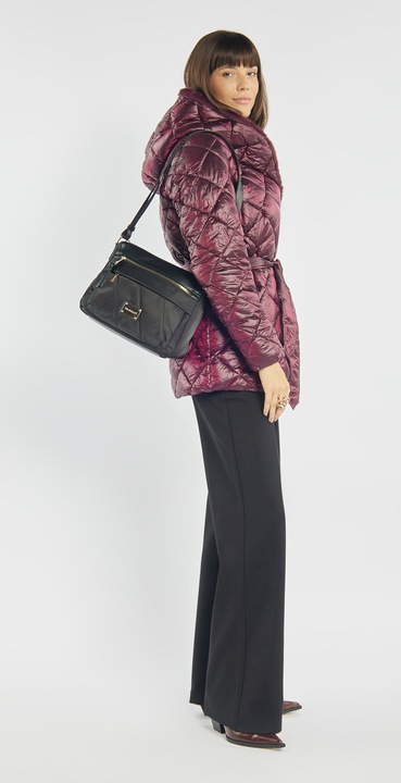 MONNARI Pojemna czarna torebka listonoszka Kieszonki Długi Pasek Kieszonki