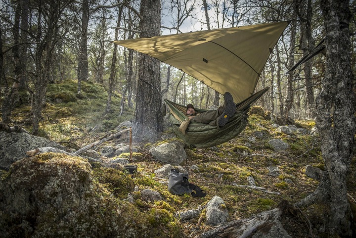 Płachta Biwakowa Tarp HELIKON SUPERTARP Small PL Woodland 2x2,5m
