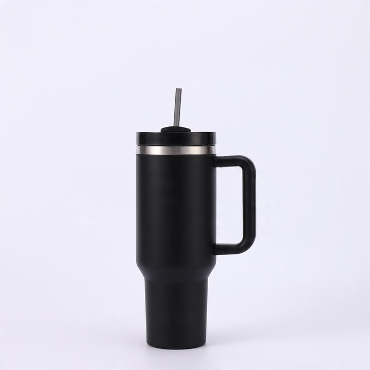 KUBEK TERMICZNY ZE SŁOMKĄ 1200ML KUBEK TERMICZNY ZE SŁOMKĄ CZARNY