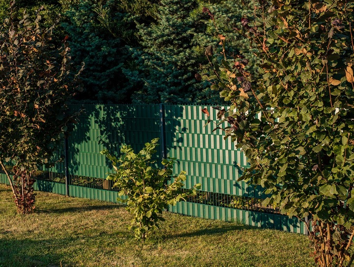 Taśma ogrodzeniowa ZIELONA 19 cm x 35 m OSŁONA NA OGRODZENIE PANELOWE PŁOT