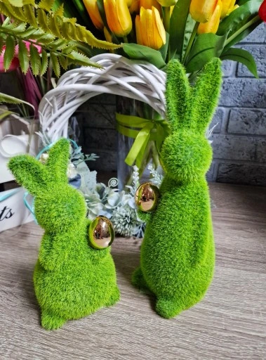FIGURKA WIELKANOCNY ZAJĄC KRÓLIK zielony ze złotym jajkiem model I