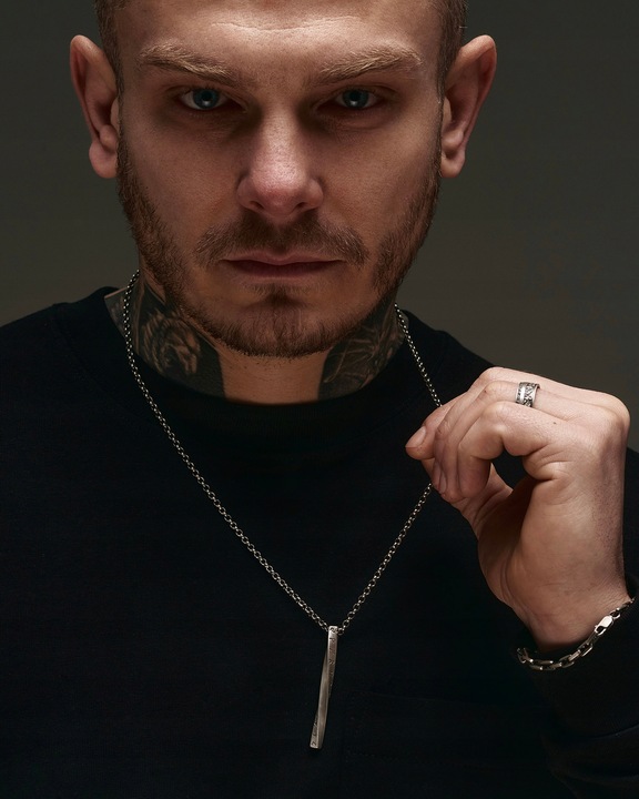 Srebrny wisiorek na łańcuszku RUNY - OBEREGI