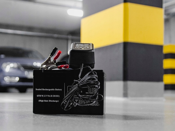 Prostownik Ładowarka Do Akumulatorów AGM 2V 6V 12V