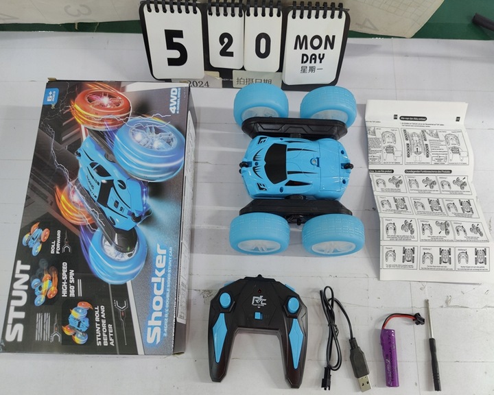 AUTO AKROBATA ZDALNIE STEROWANY SAMOCHÓD 360° OBROTOWY PREZENT DLA DZIECIĘ