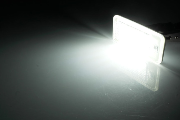AUDI PODŚWIETLENIE LED A3 A4 B6 B7 A6 C6 A8 Q7