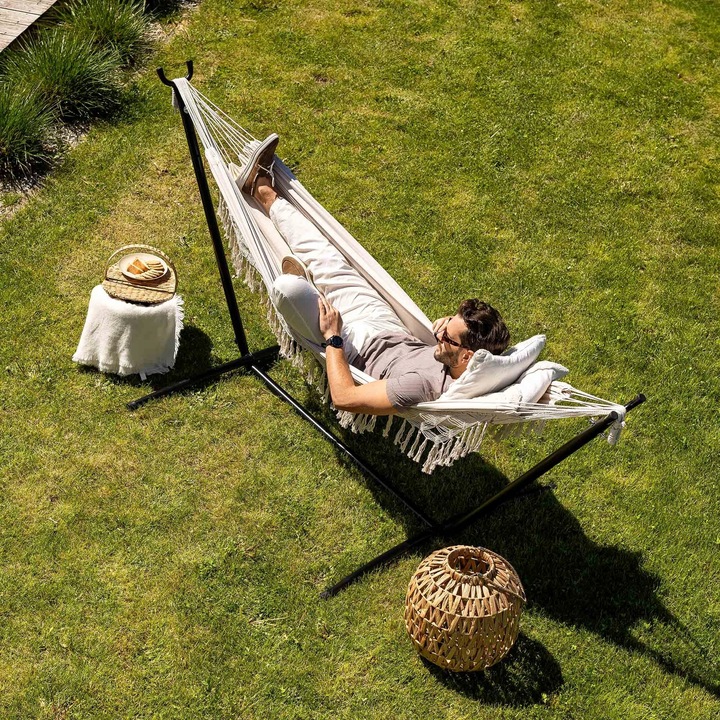 Hamak ogrodowy brazylijski z frędzlami boho Bari z regulowanym stelażem