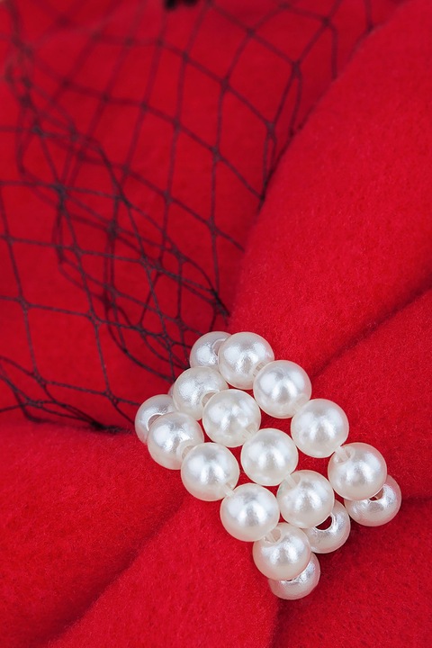 Damski kapelusz toczek fascynator z welonem filcowy retro