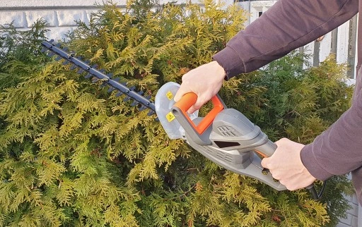 ELEKTRYCZNE NOŻYCE DO ŻYWOPŁOTU KRZEWÓW 45CM 1500W
