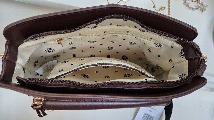 TOREBKA BRĄZOWA LISTONOSZKA MONNARI PASEK LOGO