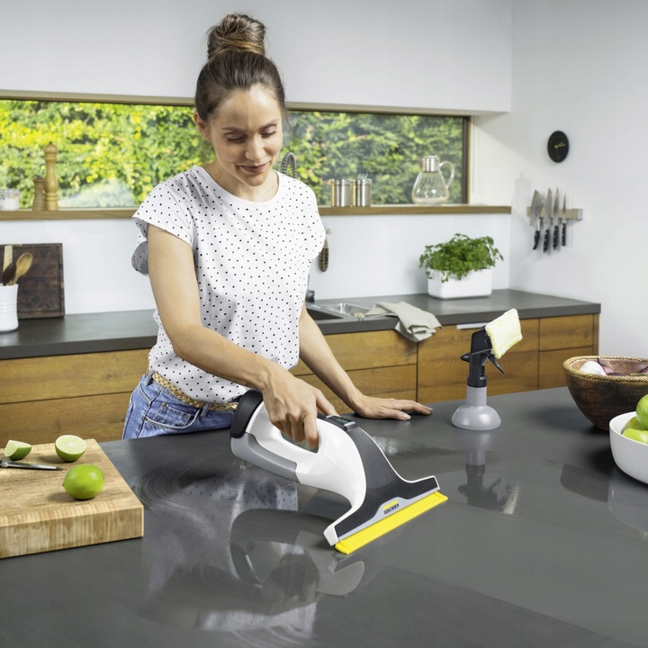 MYJKA DO SZYB OKIEN MOCNY KARCHER WV 6 PLUS + ŚRODEK DO MYCIA + 2x PADY