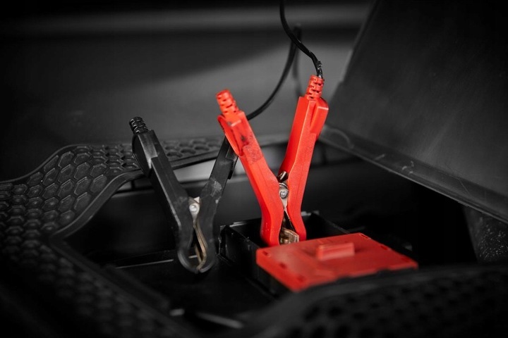 MOCNY PROSTOWNIK DO AKUMULATORÓW SAMOCHODOWY AUTOMATYCZNY ŻEL LCD 6A 6V 12V