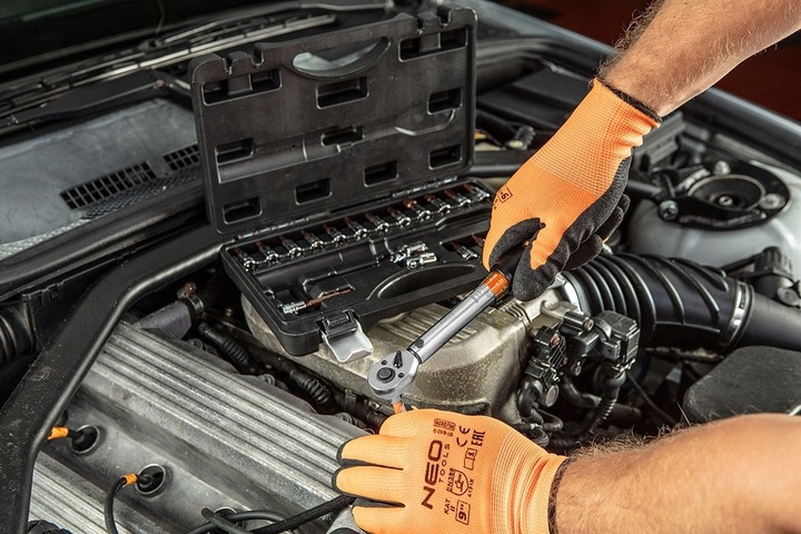 KLUCZ DYNAMOMETRYCZNY DWUKIERUNKOWY 1/4 5-25Nm NEO 08-821