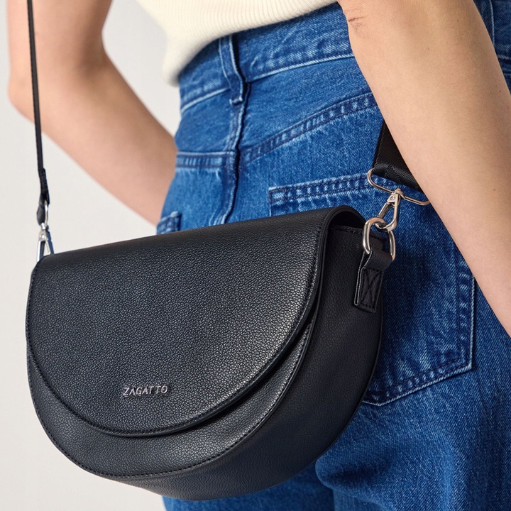 Torebka damska ekoskóra półksiężyc półokrągła crossbody pasek ZAGATTO