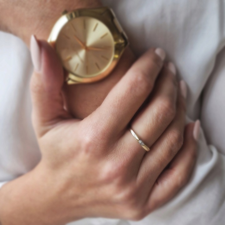 ZŁOTY PIERŚCIONEK ZARĘCZYNOWY 333 8K CYRKONIA r20