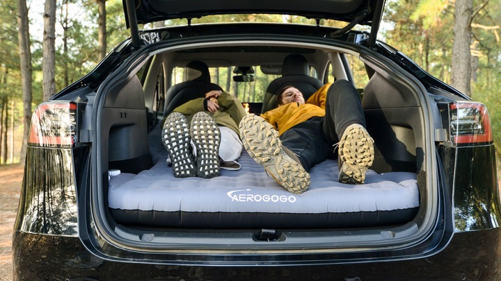 AEROGOGO GC2-01 MATERAC samopompujący się do samochodu Tesla model Y 2 os.